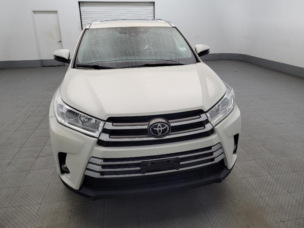 used 2019 Toyota Highlander car, priced at $22,395