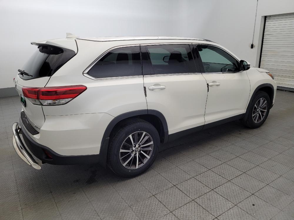 used 2019 Toyota Highlander car, priced at $22,395