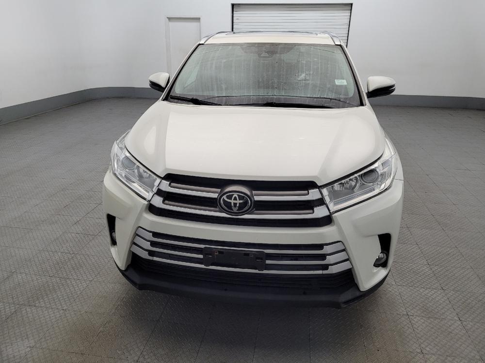used 2019 Toyota Highlander car, priced at $22,395
