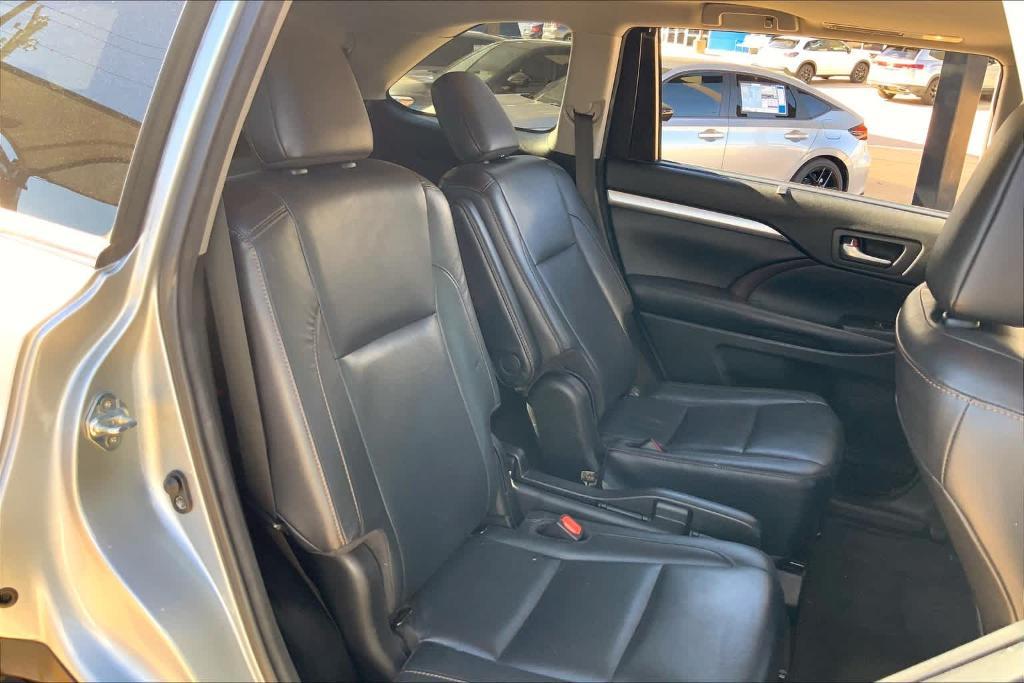 used 2018 Toyota Highlander car, priced at $21,933