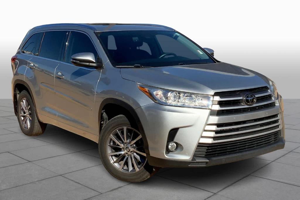 used 2018 Toyota Highlander car, priced at $21,933