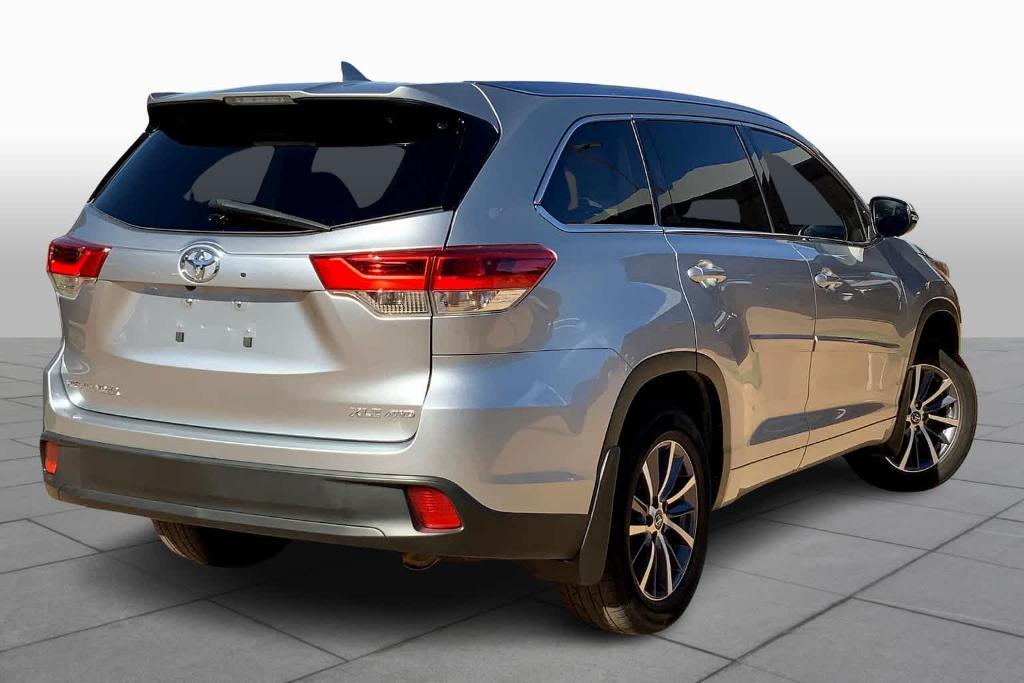 used 2018 Toyota Highlander car, priced at $21,933