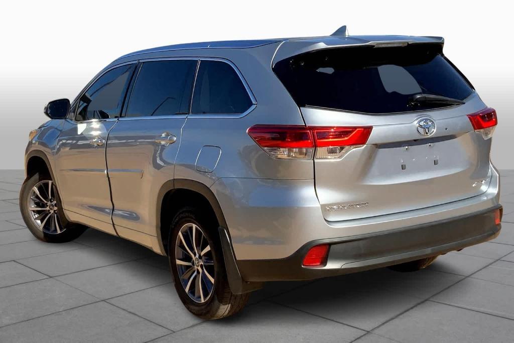 used 2018 Toyota Highlander car, priced at $21,933