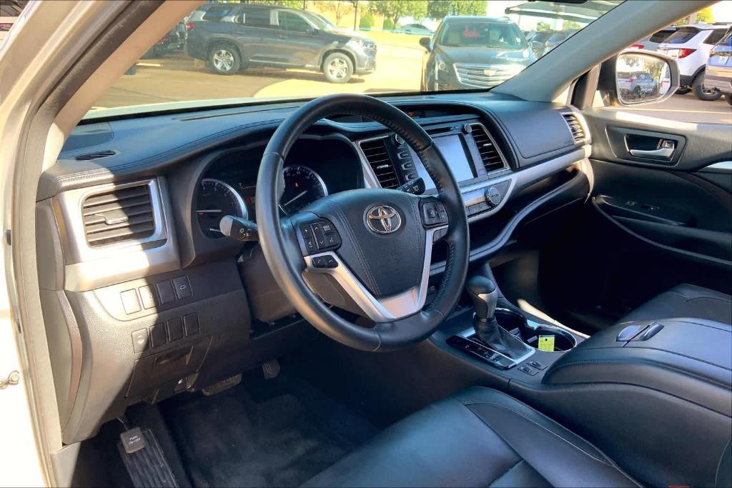 used 2018 Toyota Highlander car, priced at $21,933