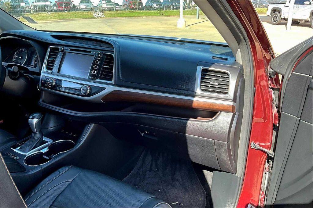 used 2016 Toyota Highlander car, priced at $16,900