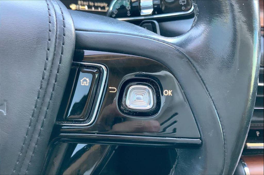 used 2020 Lincoln Aviator car, priced at $22,900