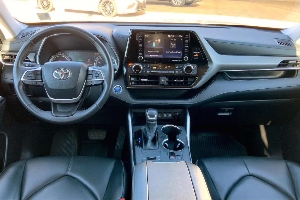 used 2022 Toyota Highlander Hybrid car, priced at $40,900