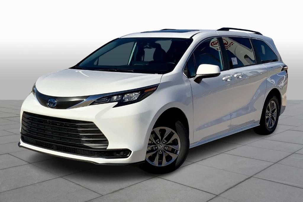 new 2025 Toyota Sienna car, priced at $43,962