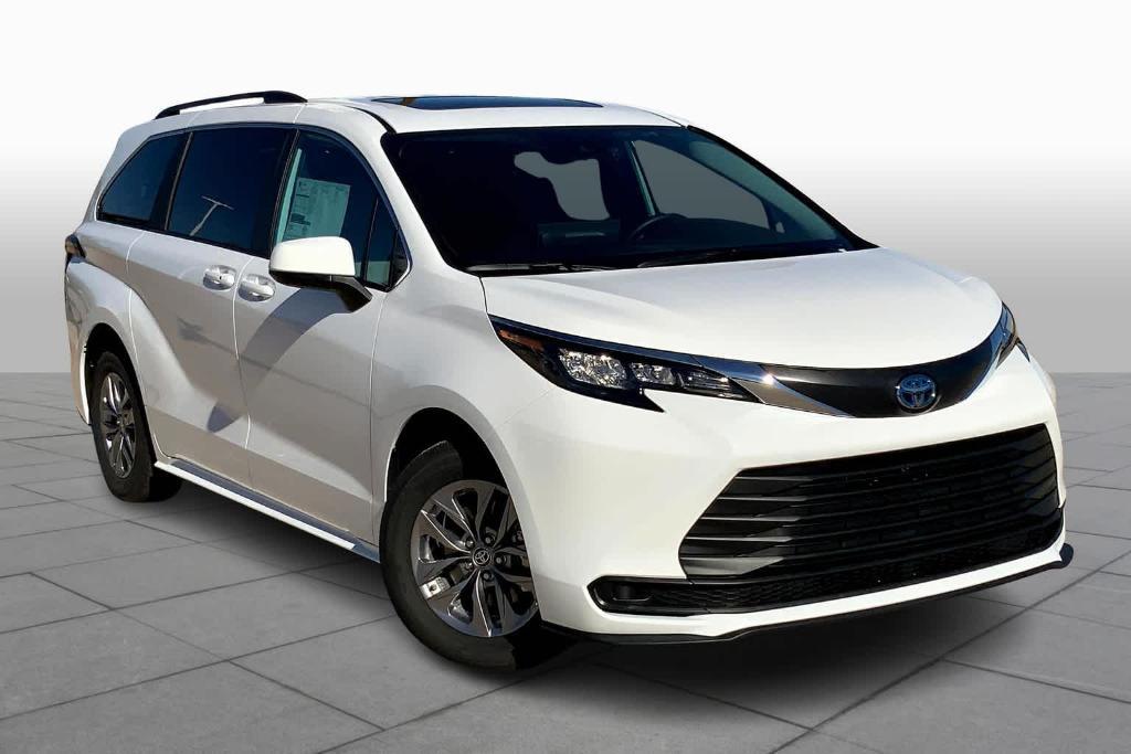 new 2025 Toyota Sienna car, priced at $43,962