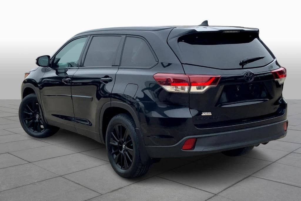 used 2019 Toyota Highlander car, priced at $31,900