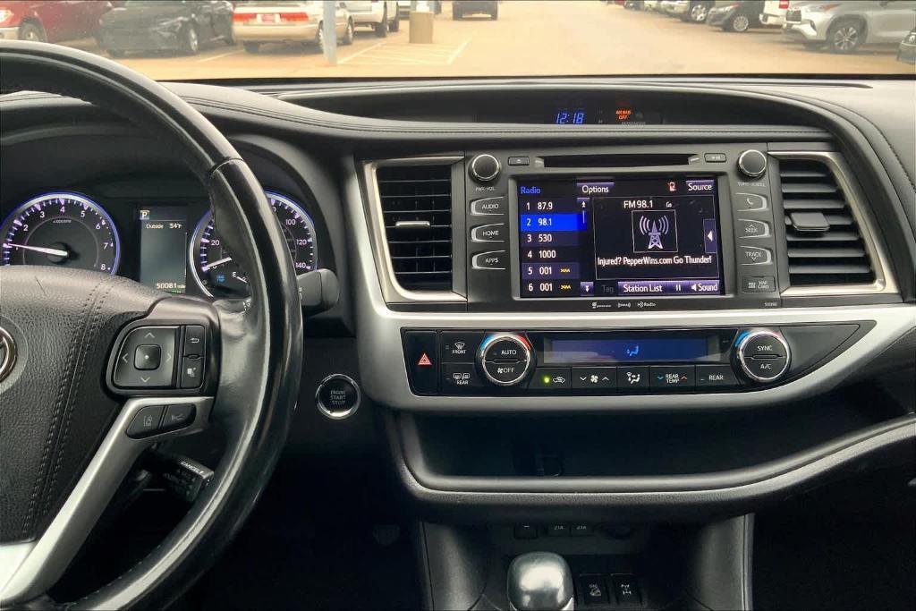 used 2019 Toyota Highlander car, priced at $31,900