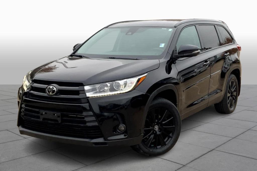 used 2019 Toyota Highlander car, priced at $31,900