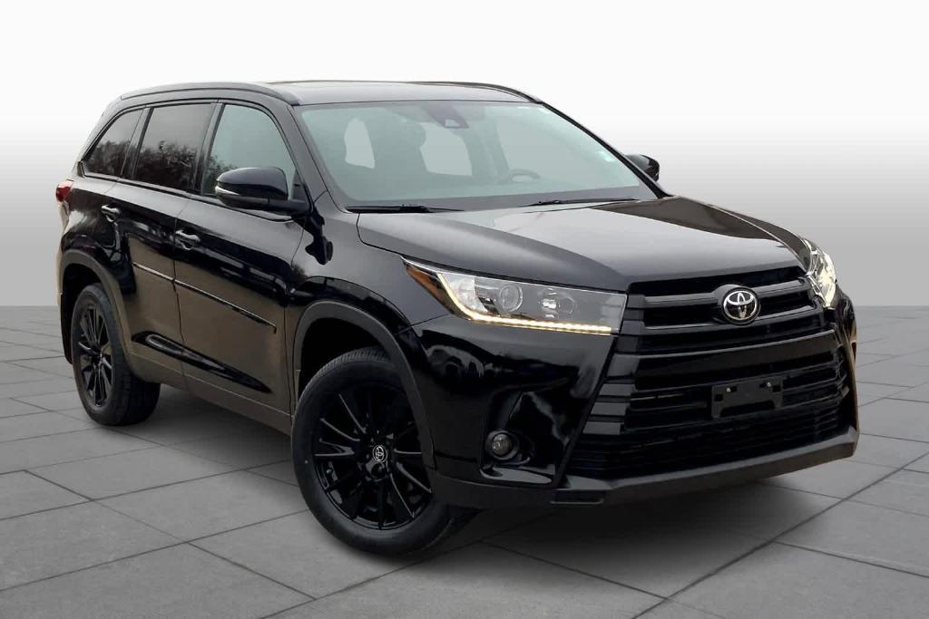 used 2019 Toyota Highlander car, priced at $31,900