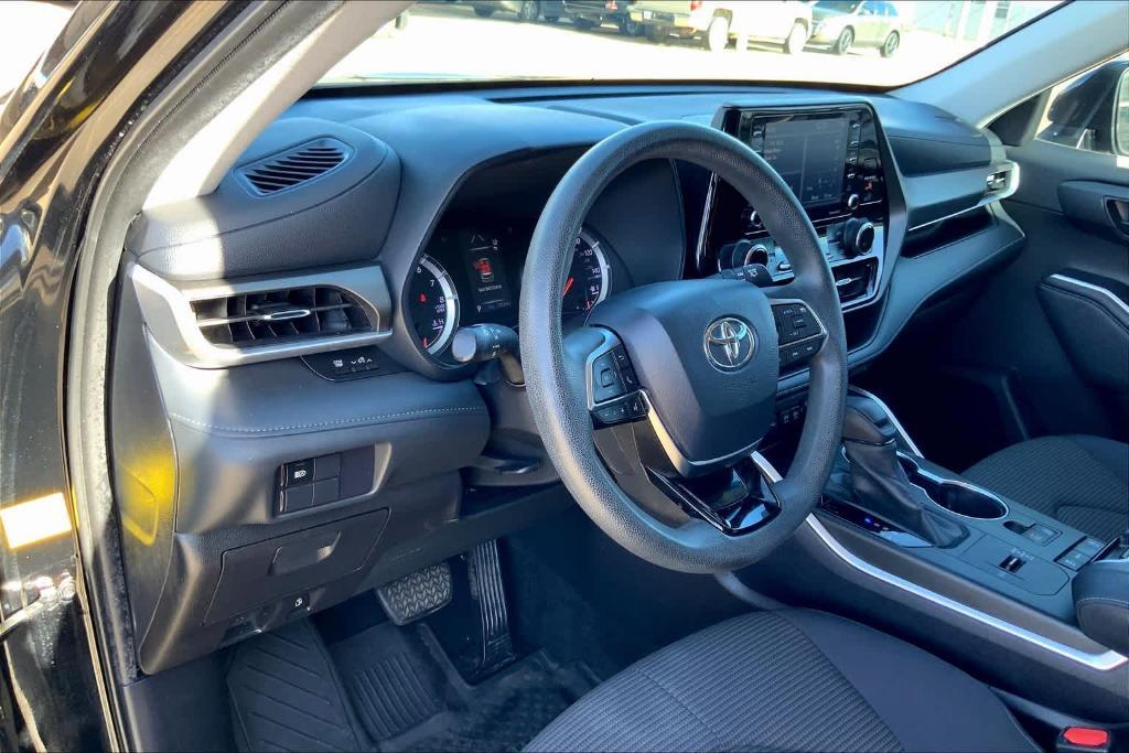 used 2020 Toyota Highlander car, priced at $26,900