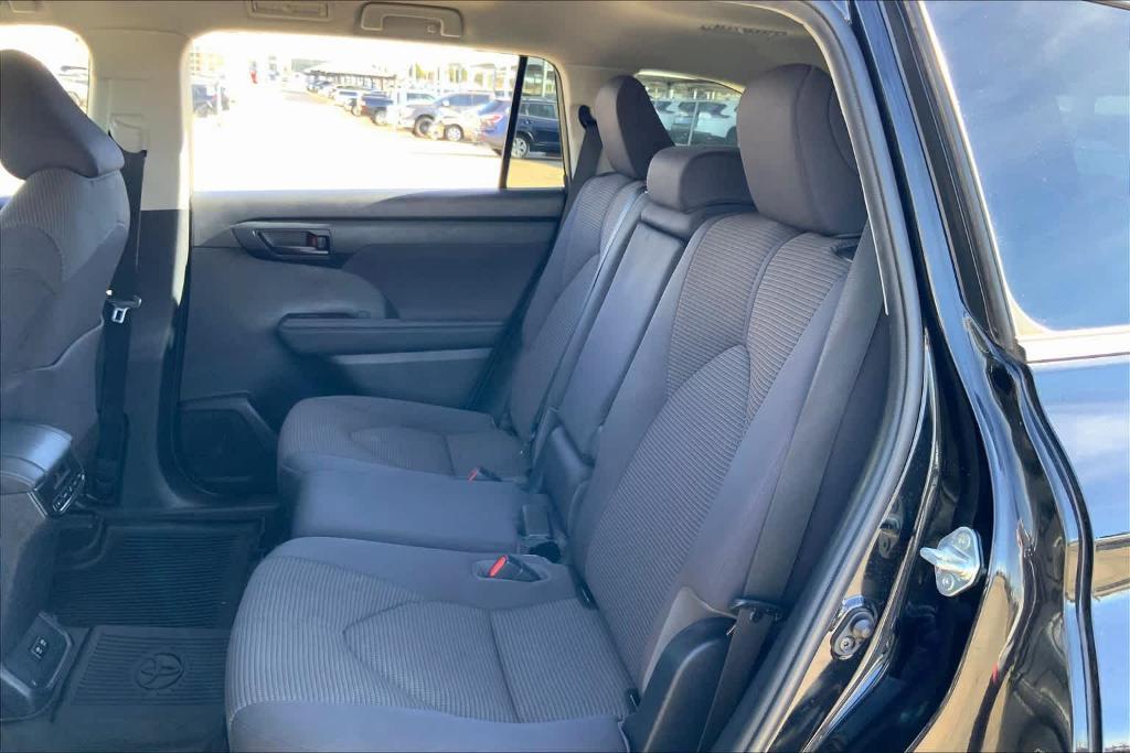 used 2020 Toyota Highlander car, priced at $26,900