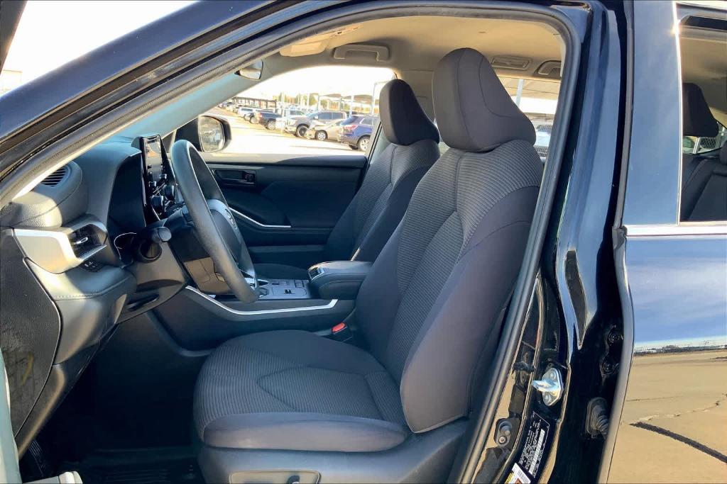 used 2020 Toyota Highlander car, priced at $26,900