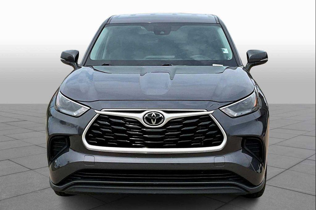 used 2023 Toyota Highlander car, priced at $32,143