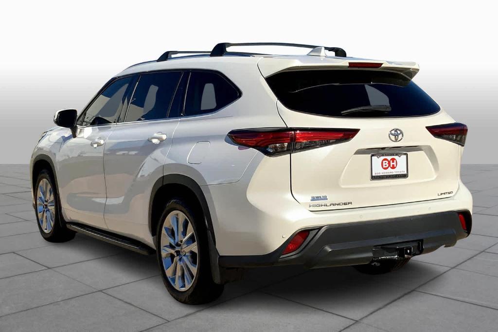 used 2020 Toyota Highlander car, priced at $31,311