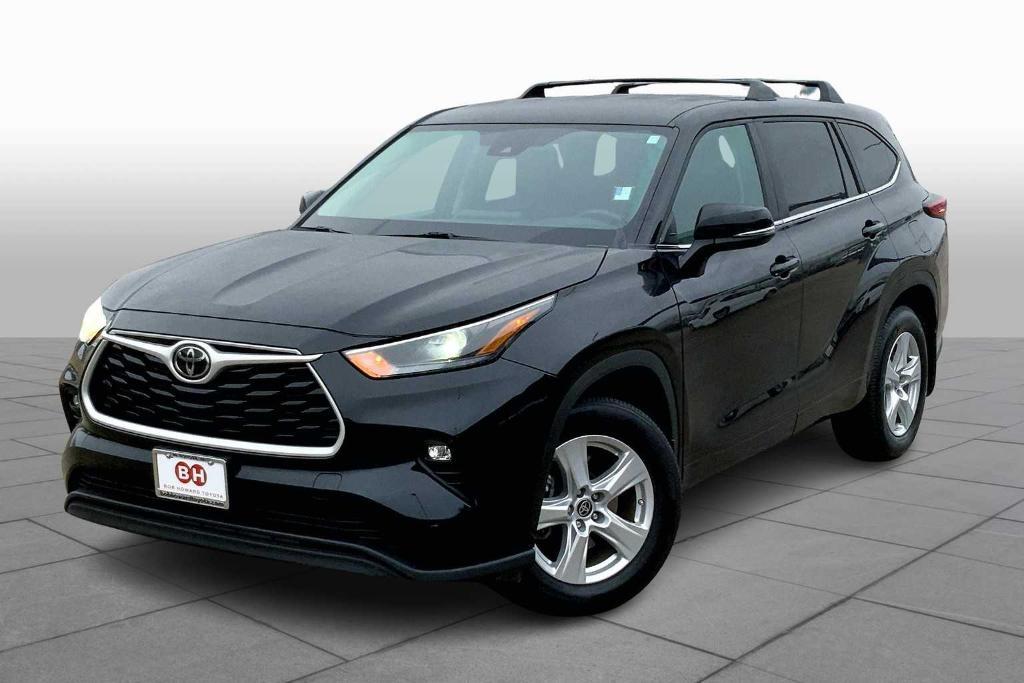 used 2023 Toyota Highlander car, priced at $32,866