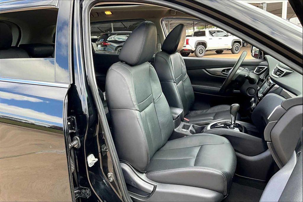 used 2015 Nissan Rogue car, priced at $10,909