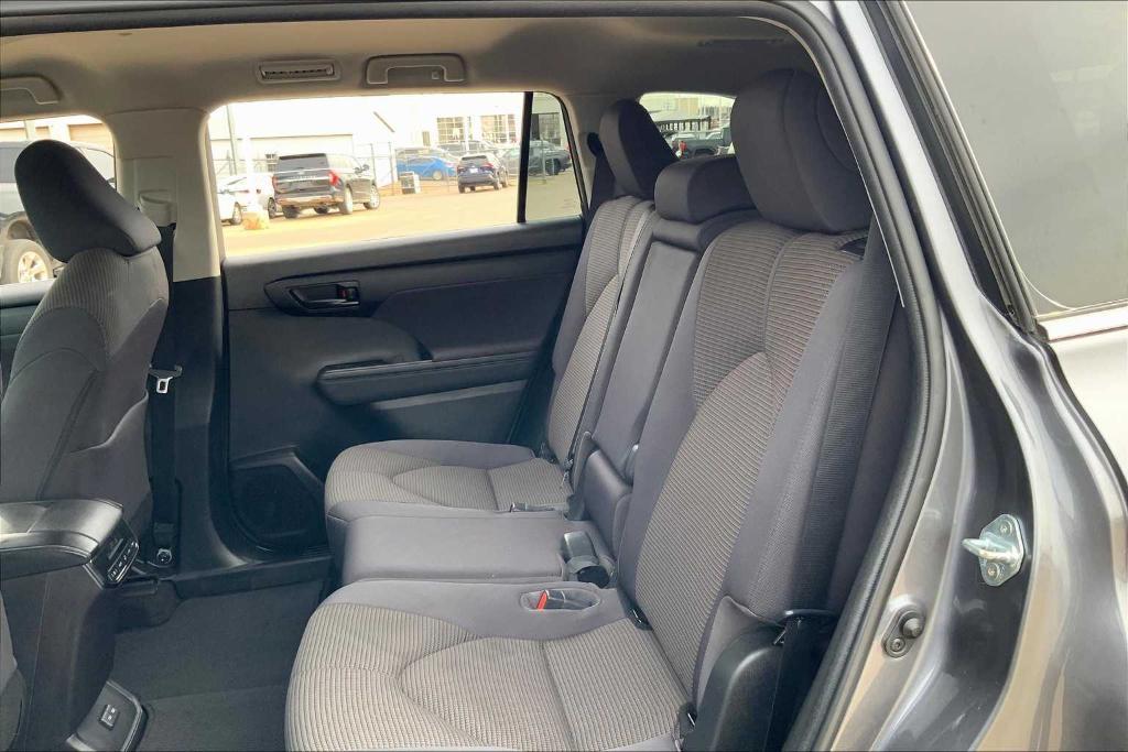 used 2023 Toyota Highlander car, priced at $32,500