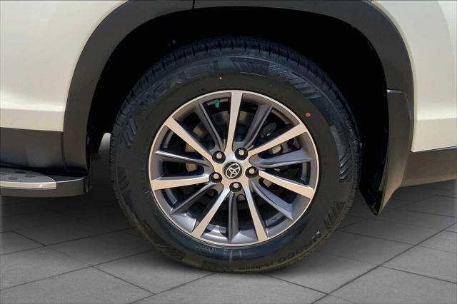used 2019 Toyota Highlander car, priced at $24,877