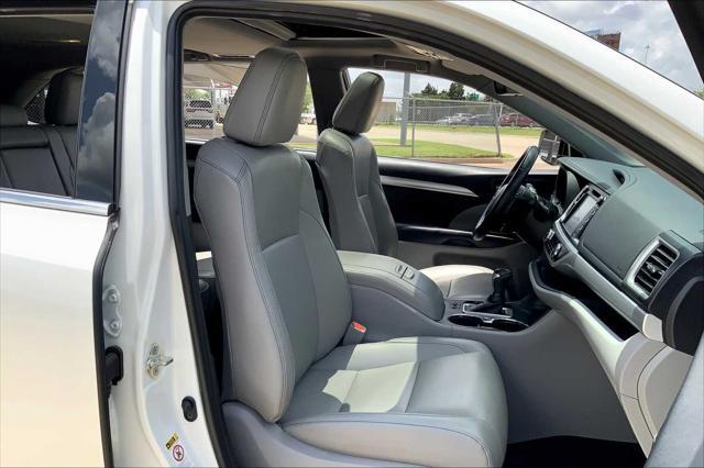 used 2019 Toyota Highlander car, priced at $24,877