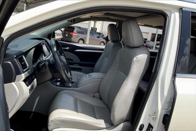 used 2019 Toyota Highlander car, priced at $24,877