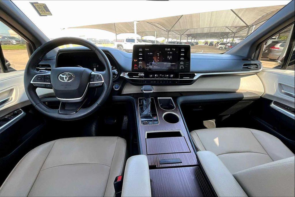 used 2022 Toyota Sienna car, priced at $43,900