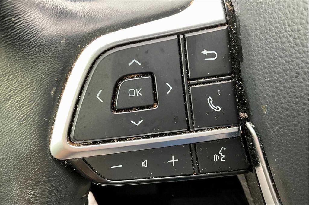 used 2020 Toyota Highlander car, priced at $23,487