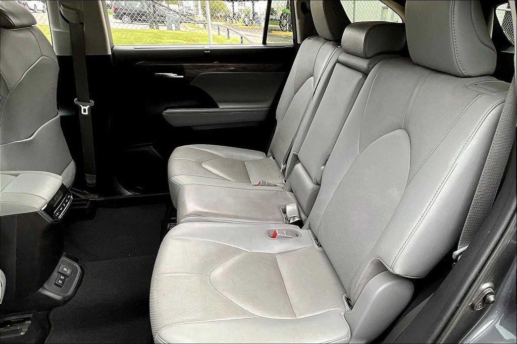 used 2020 Toyota Highlander car, priced at $23,487