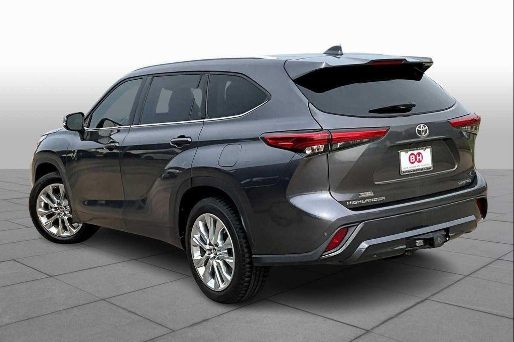used 2020 Toyota Highlander car, priced at $23,487