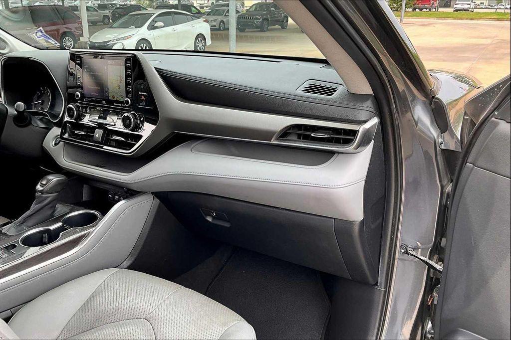 used 2020 Toyota Highlander car, priced at $23,487