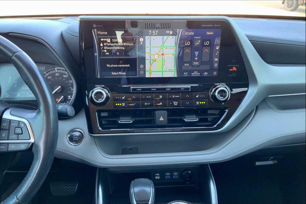 used 2022 Toyota Highlander car, priced at $34,223