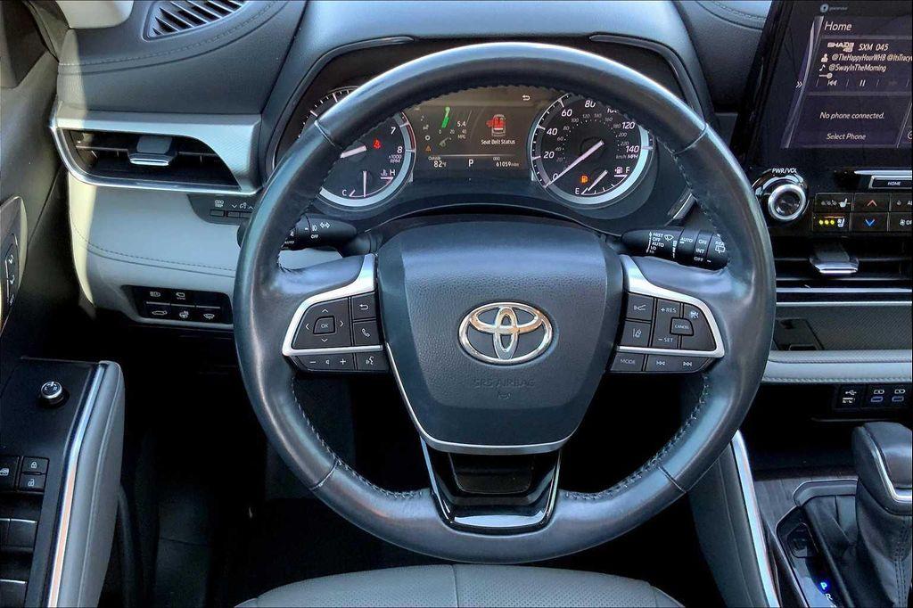 used 2022 Toyota Highlander car, priced at $34,223