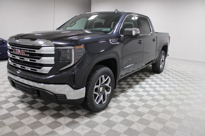 new 2025 GMC Sierra 1500 car, priced at $54,300