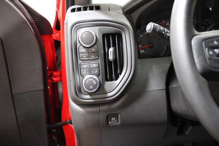 new 2025 GMC Sierra 1500 car, priced at $40,805