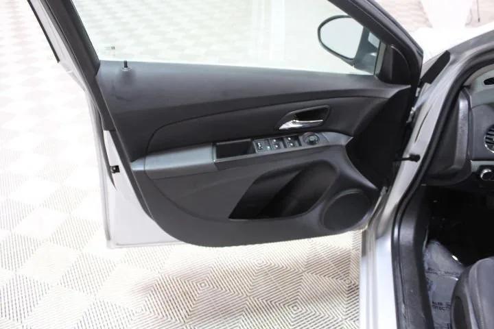used 2016 Chevrolet Cruze Limited car, priced at $9,500
