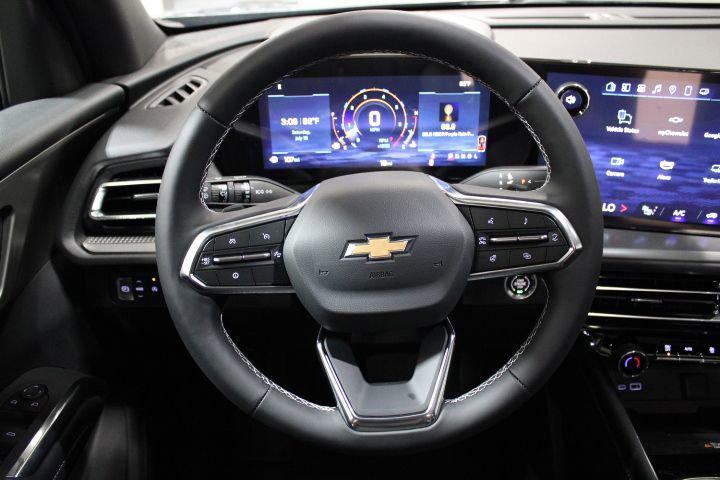 new 2025 Chevrolet Traverse car, priced at $44,195