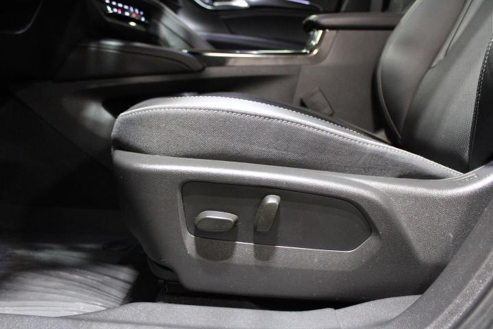 used 2022 Buick Envision car, priced at $29,595