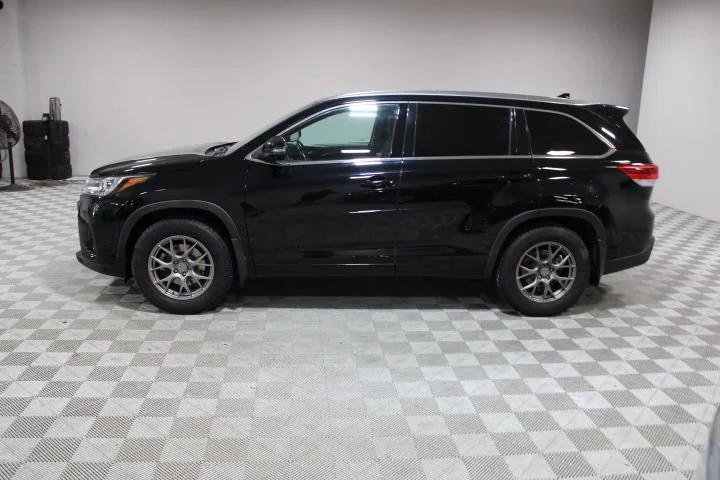 used 2018 Toyota Highlander car, priced at $26,735