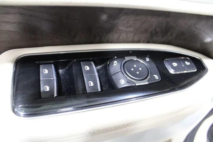 used 2019 Lincoln Navigator car, priced at $35,495