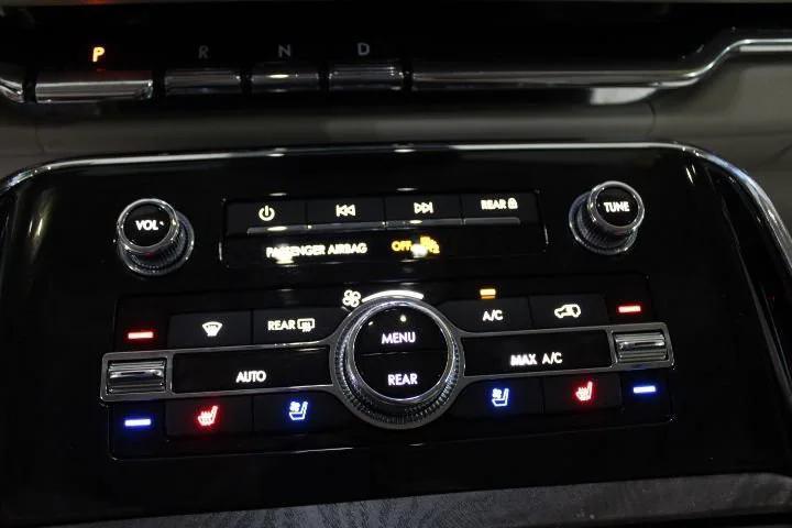 used 2019 Lincoln Navigator car, priced at $35,495