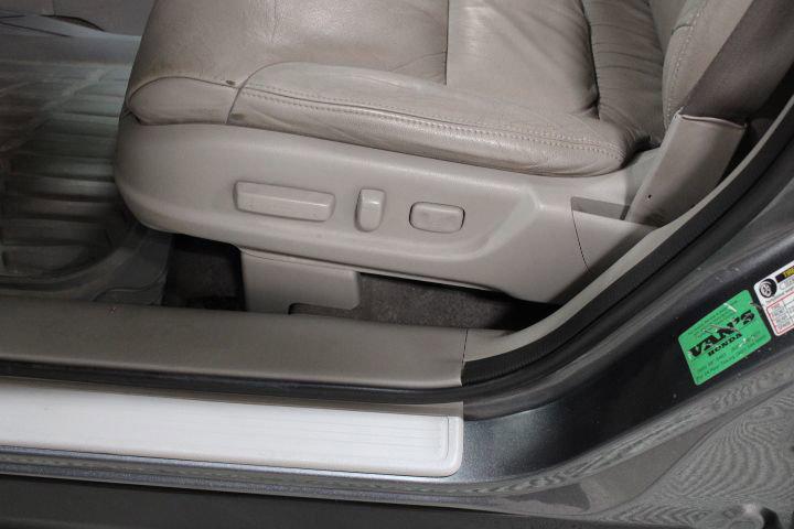 used 2014 Honda CR-V car, priced at $10,000