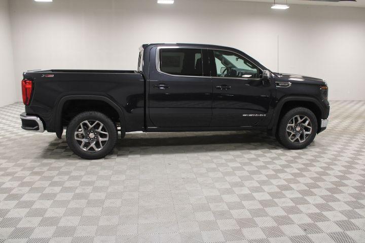new 2025 GMC Sierra 1500 car, priced at $52,600