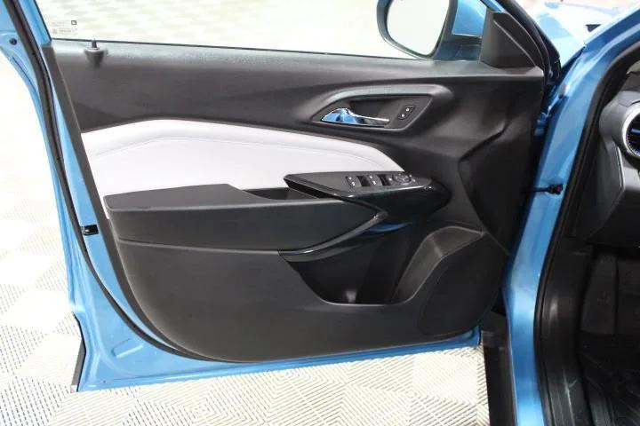 new 2025 Chevrolet Trax car, priced at $25,230