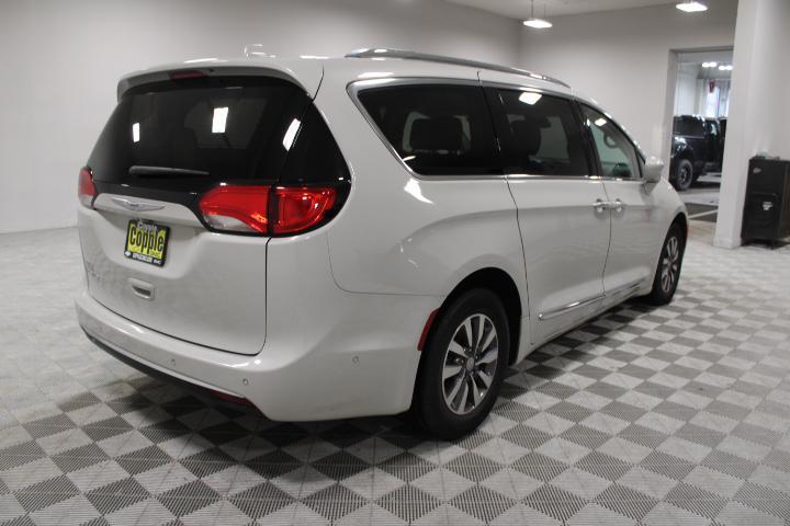 used 2020 Chrysler Pacifica car, priced at $23,285