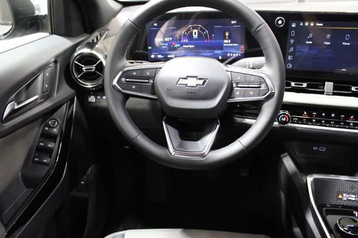 new 2026 Chevrolet Equinox car, priced at $32,545