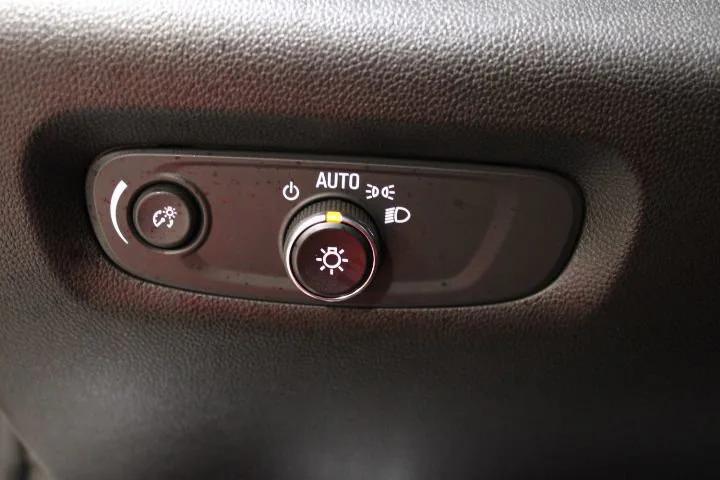 used 2022 Chevrolet Traverse car, priced at $32,895