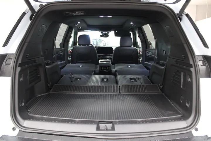 new 2026 Chevrolet Traverse car, priced at $55,875